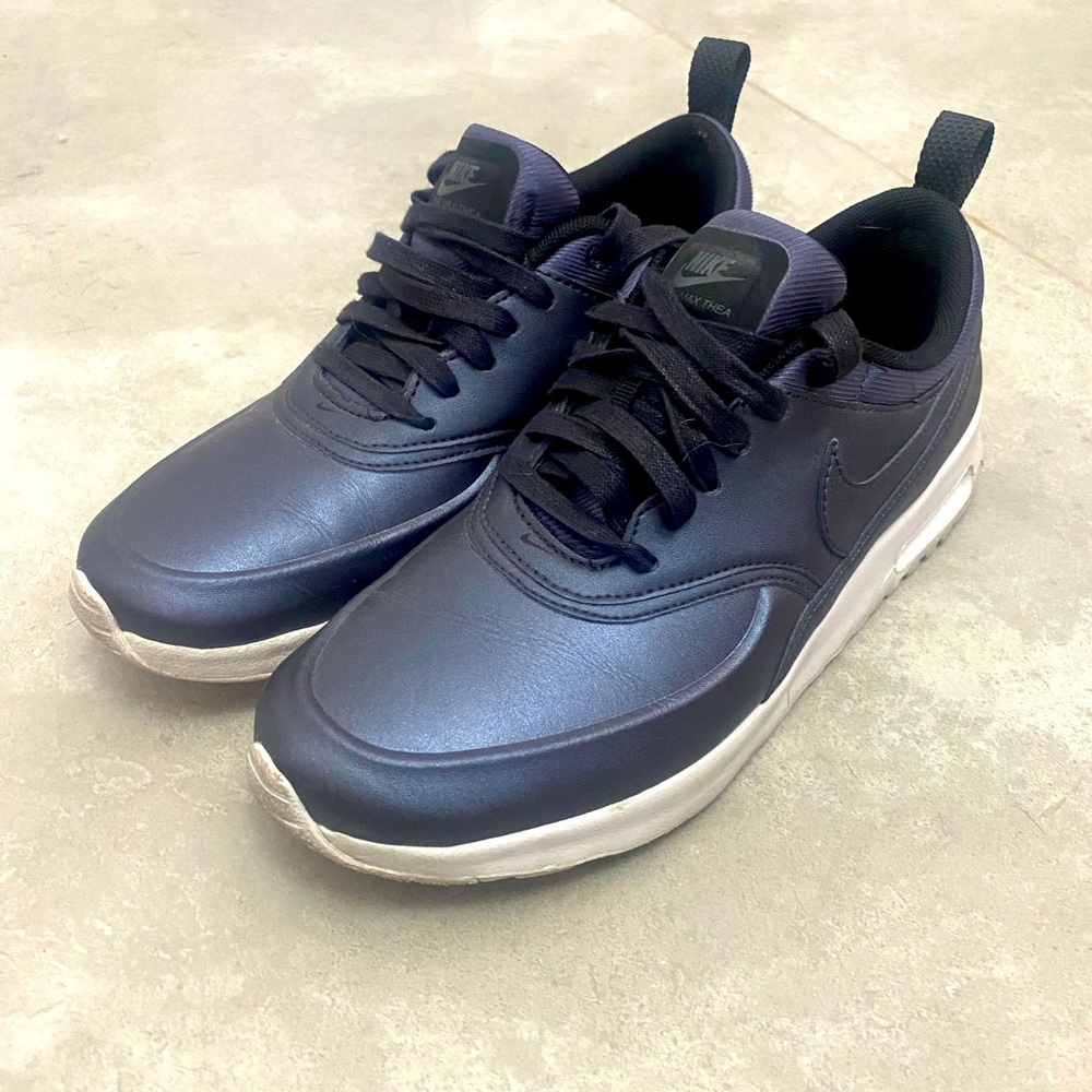 Nike Women’s 7 Beautiful Metallic Blue